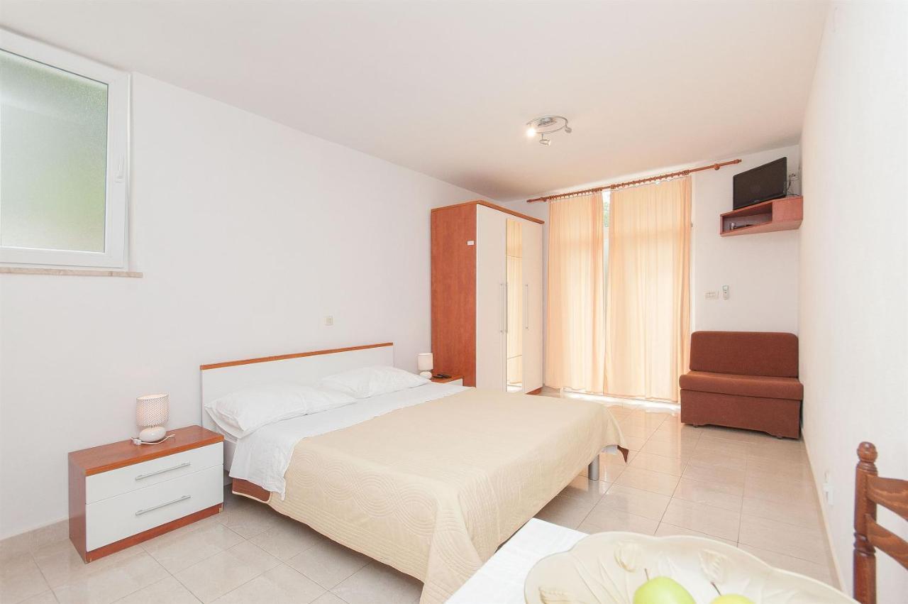 Apartments Ante Макарска Екстериор снимка