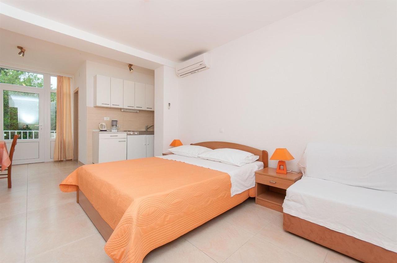 Apartments Ante Макарска Екстериор снимка
