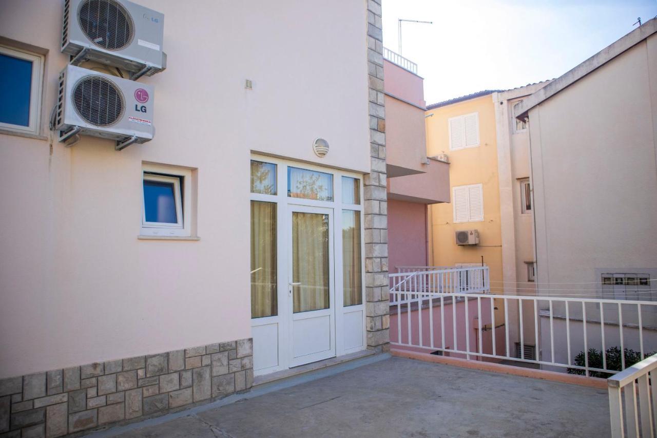 Apartments Ante Макарска Екстериор снимка