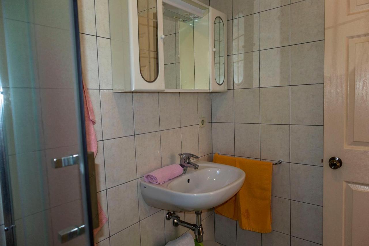 Apartments Ante Макарска Екстериор снимка