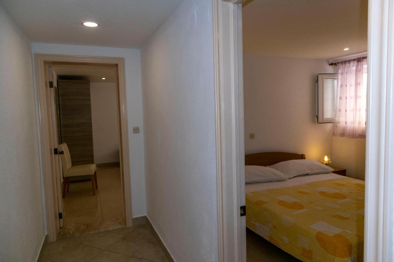 Apartments Ante Макарска Екстериор снимка